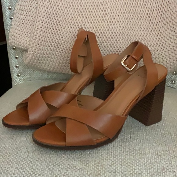 NWOT Target A New Day Heeled Strappy Sandal in Brown 9M - Picture 2 of 5